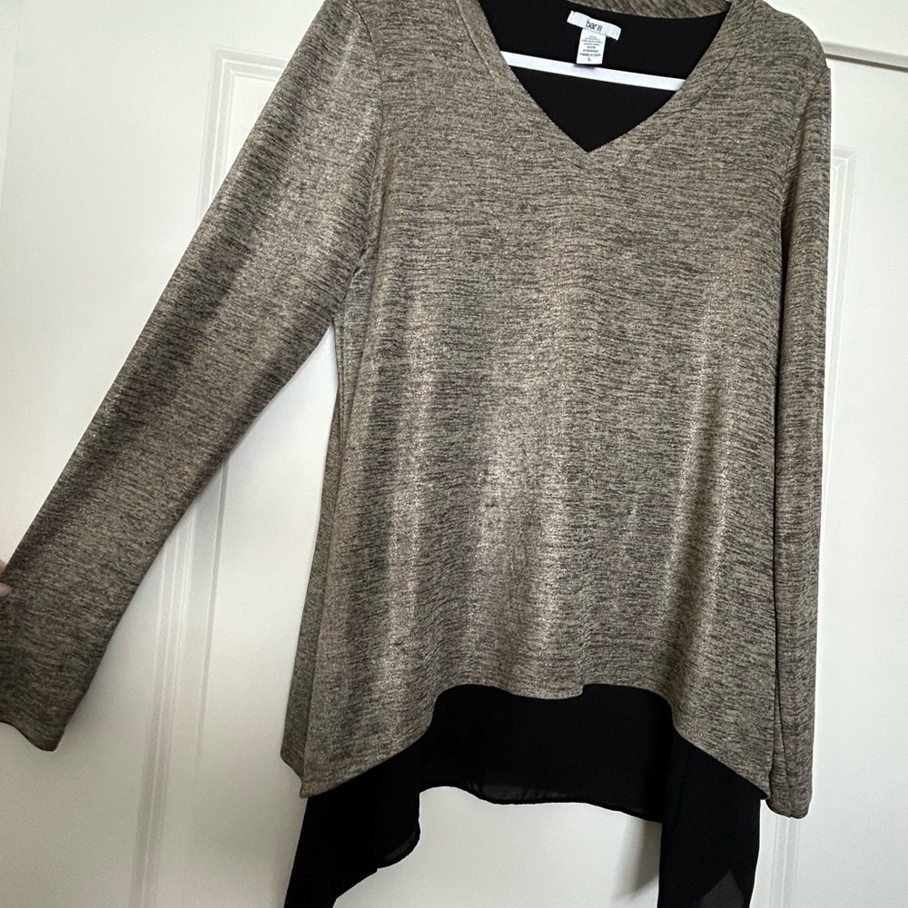 Bar III V-Neck Asymmetrical Hem Top Size L - Picture 5 of 7